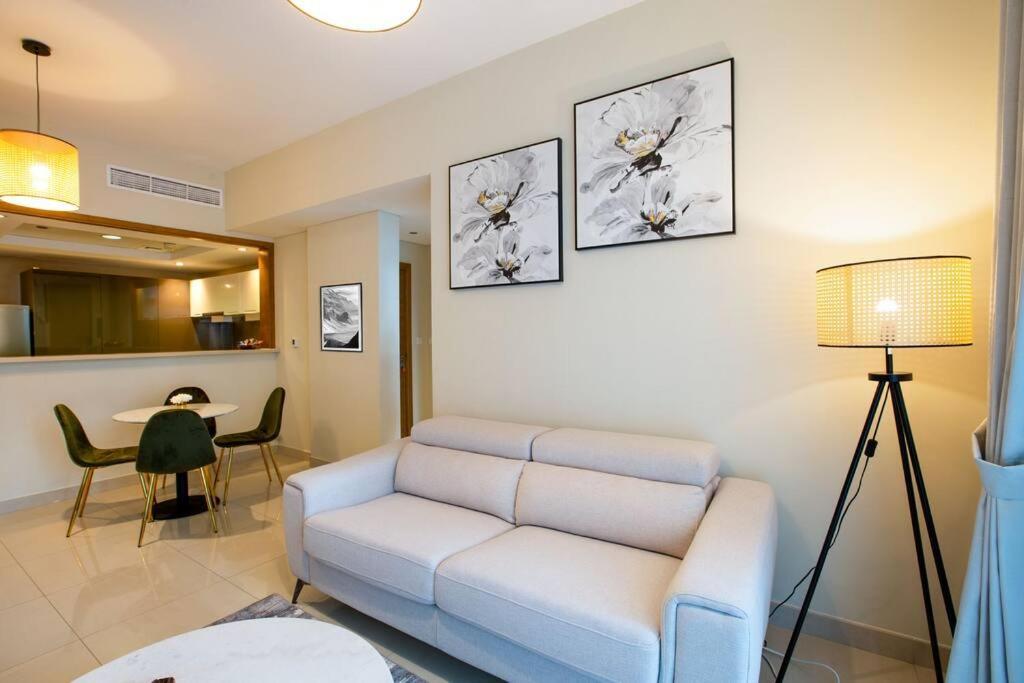Apartament Lux 1Br 2 Min To Burj Khalifa Dubaj Zewnętrze zdjęcie